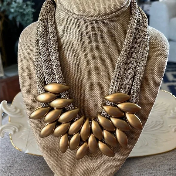 Camille Leaf Necklace - Picture 2 of 6